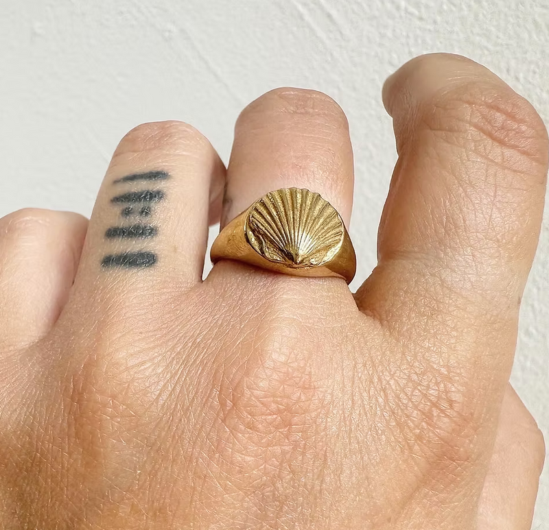 MadeIn Jewelry Scallop Shell Signet Ring